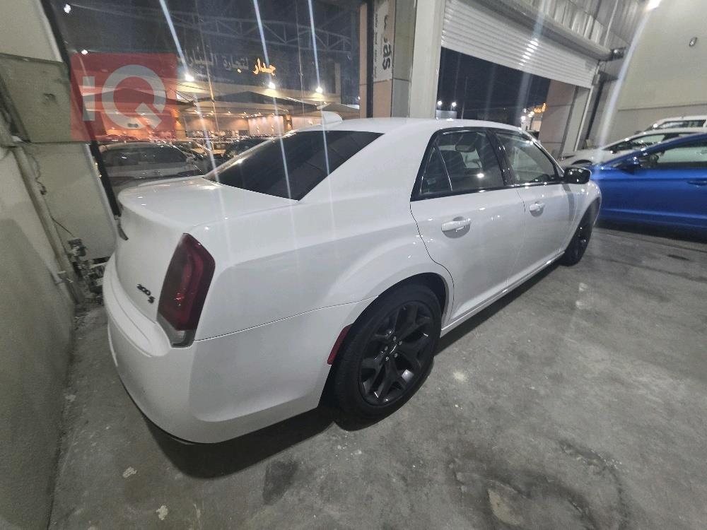 كرايسلر 300